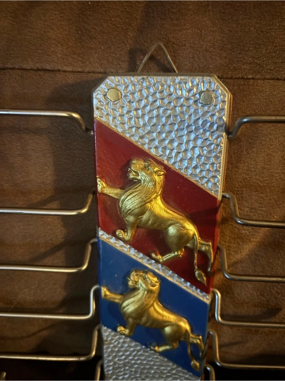 Vintage 1950s Wood Tie Rack — Gold Lion Crest, Chrome Hooks